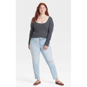 Universal Thread Women's Mid-Rise 80's Slim Fit Distressed Jeans Medium Wash 16L